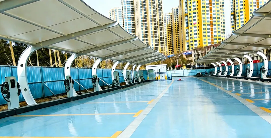 Breaking the High-Altitude Cold Barrier! EAST Super Charging Stations Empower Qinghai's Shenna Ruins Park to Build a Demonstration Station